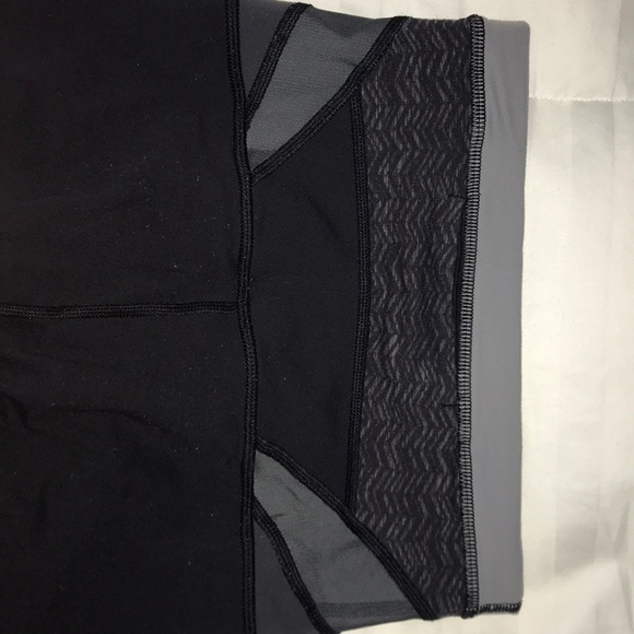 cropped Lululemon leggings - Picture 3 of 6